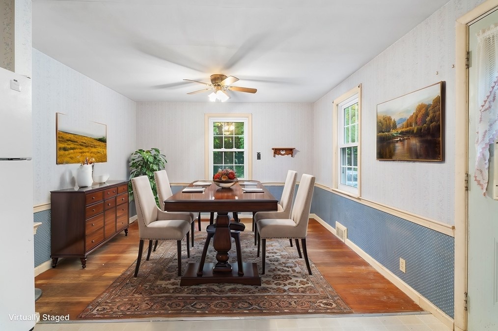 451 Pleasant St, Raynham MA 02767-1647 exterior