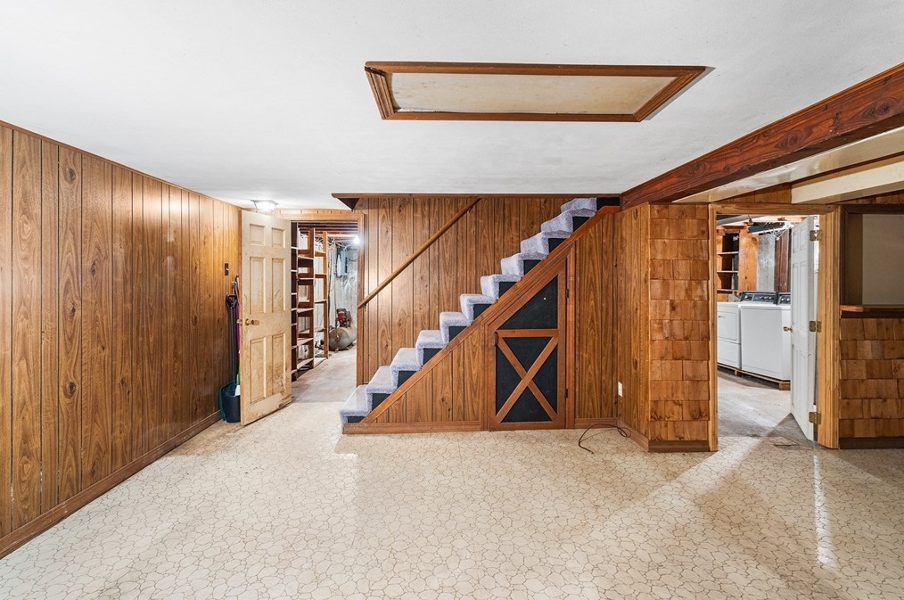 451 Pleasant St, Raynham MA 02767-1647 exterior