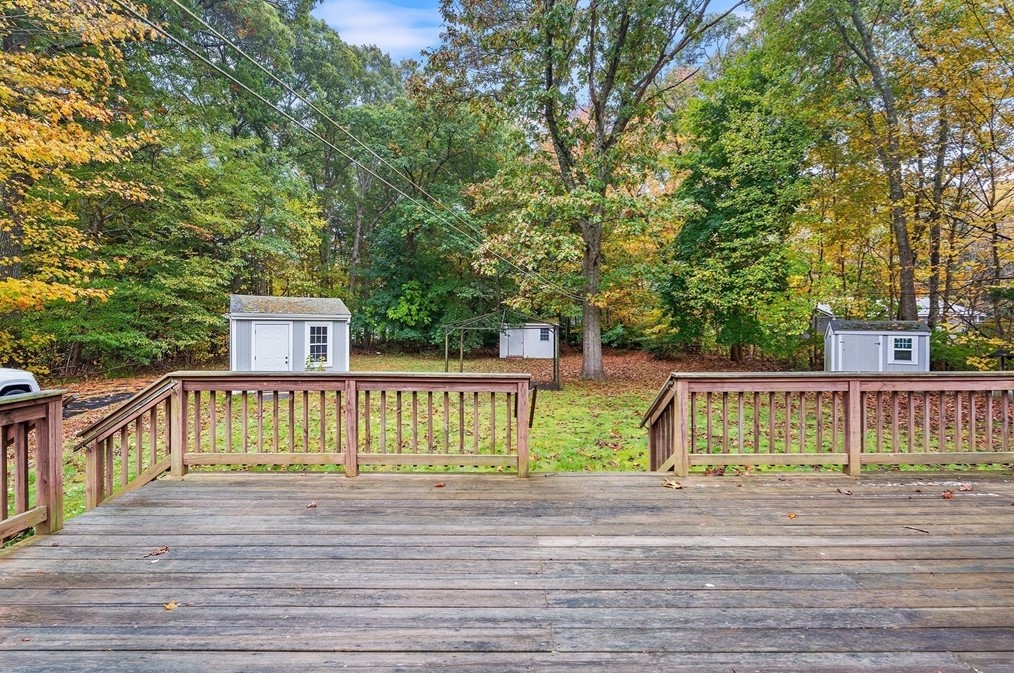 451 Pleasant St, Raynham MA 02767-1647 exterior