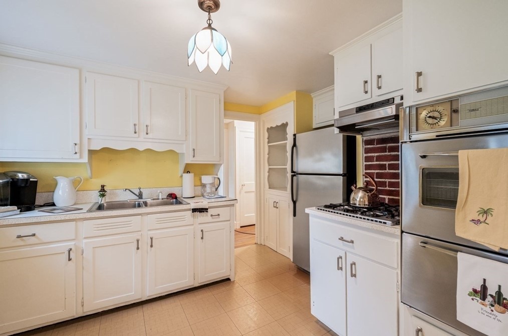 203 Renfrew St, Arlington MA 02476-7349 exterior