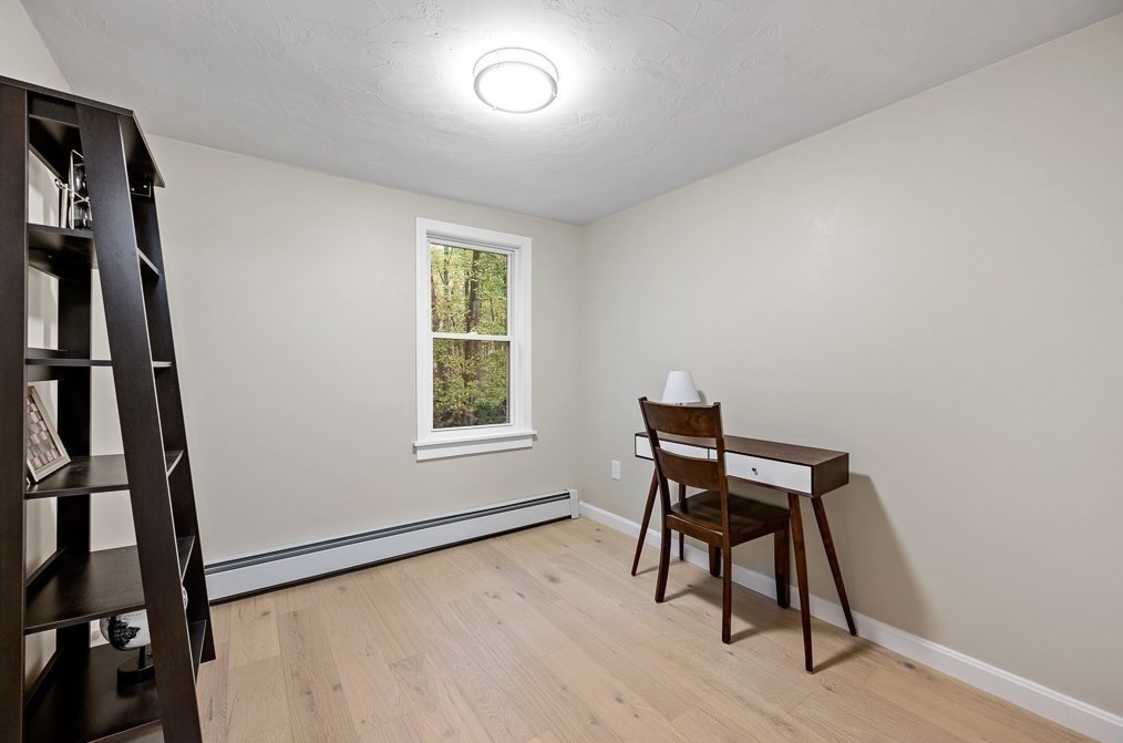 310 Douglas St, Uxbridge MA 01569-1111 exterior