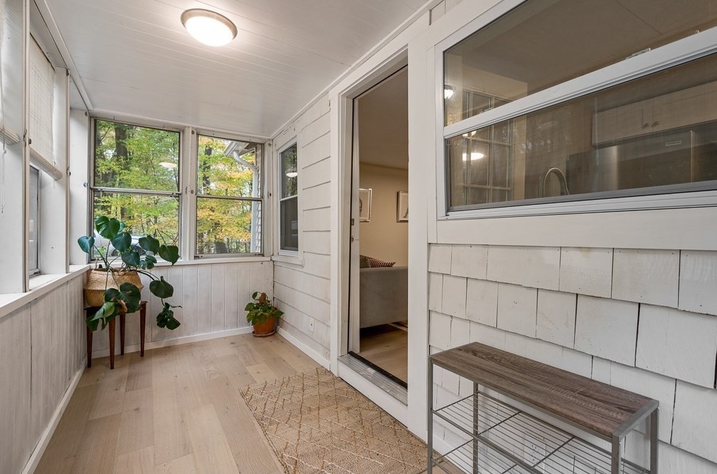 310 Douglas St, Uxbridge MA 01569-1111 exterior