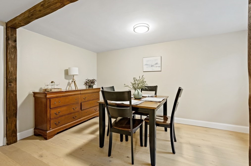 310 Douglas St, Uxbridge MA 01569-1111 exterior