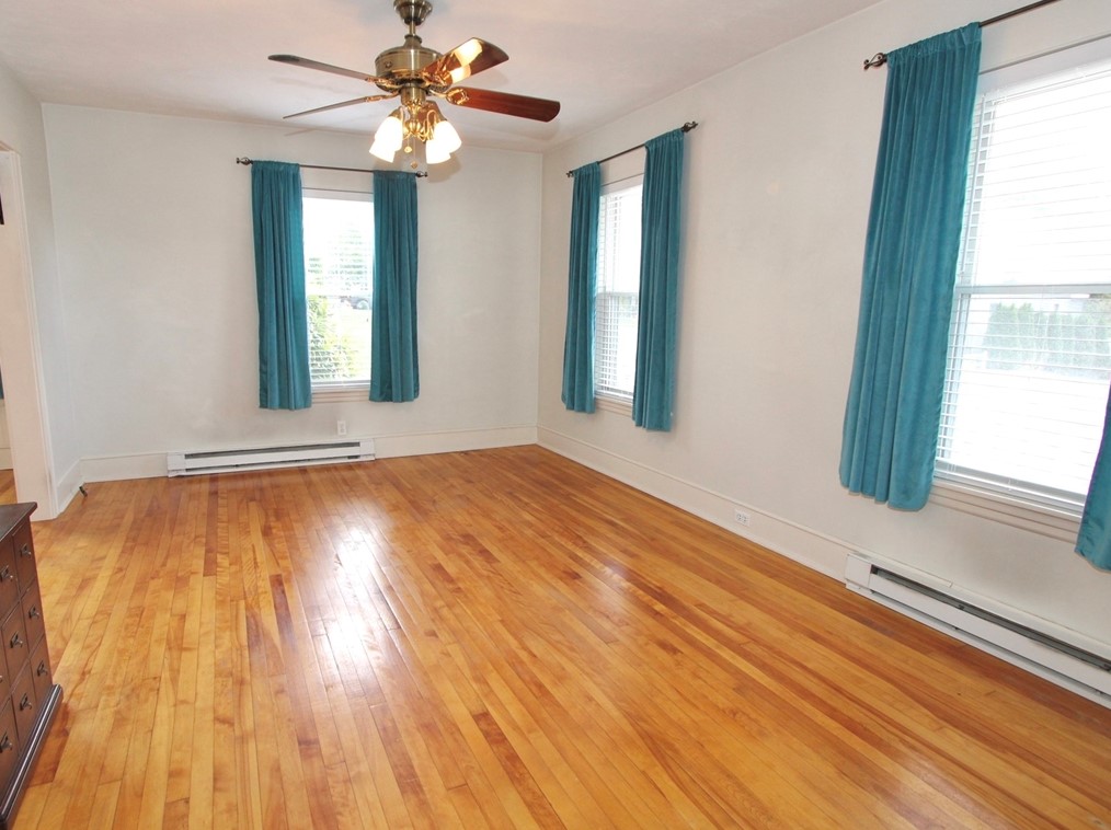 77 Malvern Rd, Worcester, MA 01610