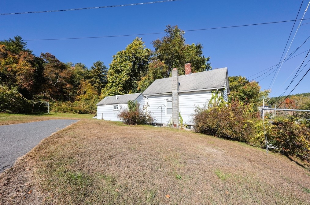 8 Mumford Rd, Sutton, MA 01590
