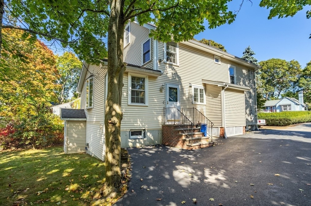 149 Rhinecliff St, Arlington MA 02476-7333 exterior