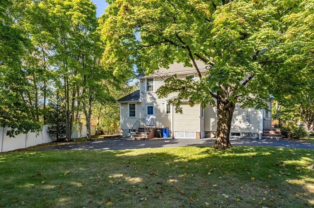 149 Rhinecliff St, Arlington MA 02476-7333 exterior