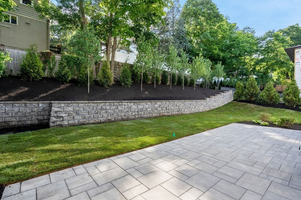 24 Newtonville Ave, Newton MA 02458-1828 exterior