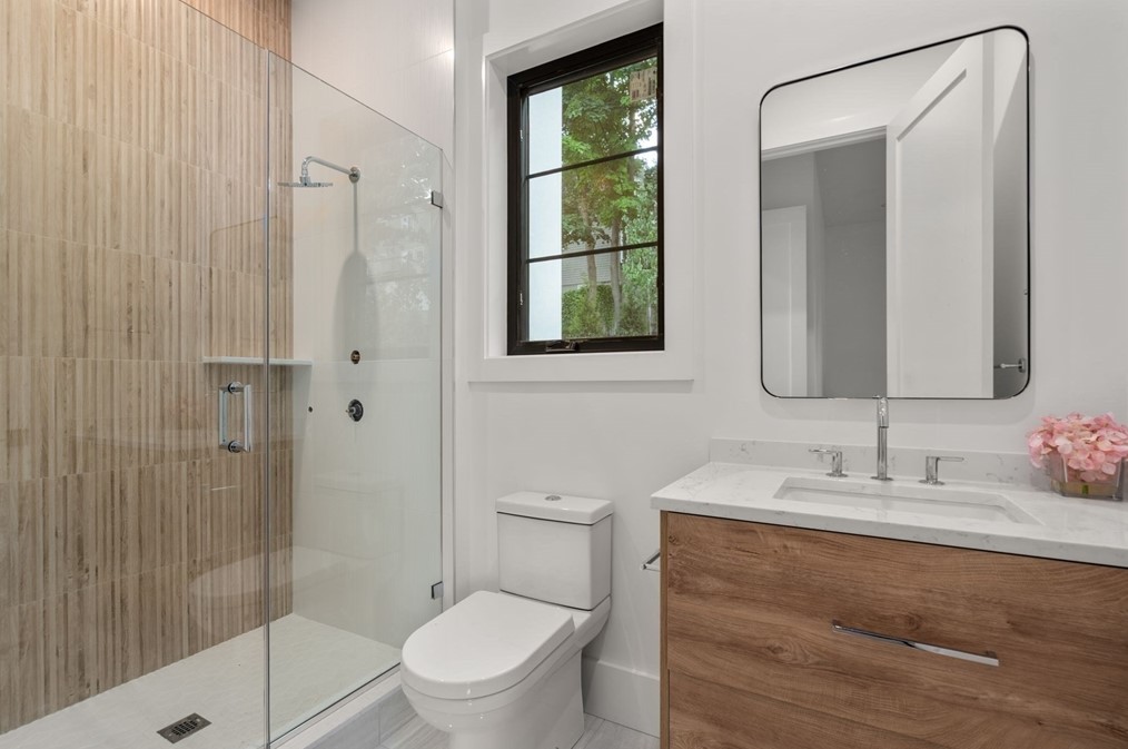 24 Newtonville Ave, Newton MA 02458-1828 exterior