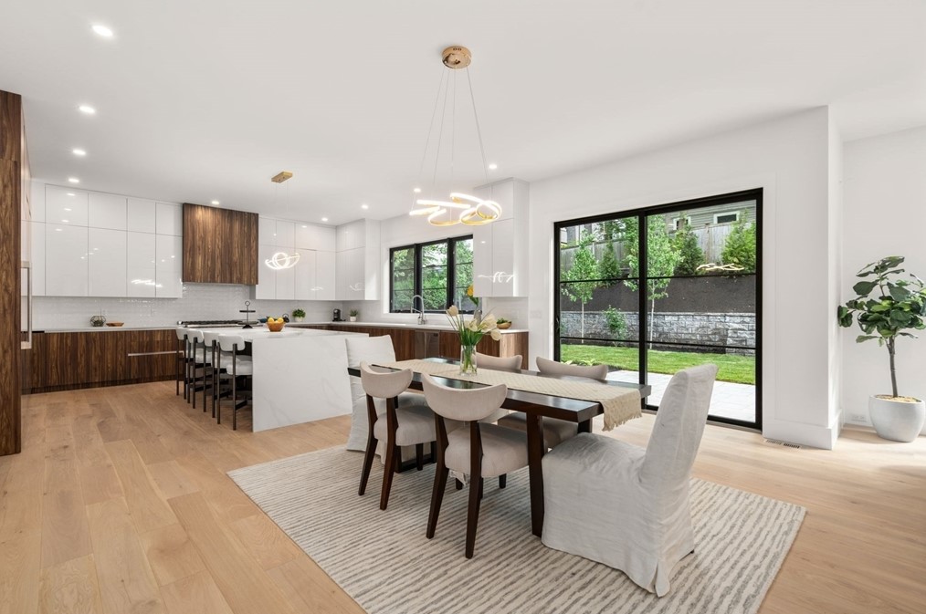 24 Newtonville Ave, Newton MA 02458-1828 exterior