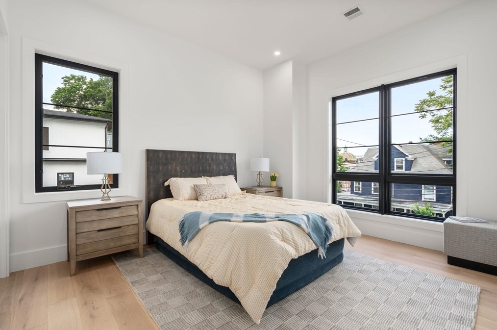 24 Newtonville Ave, Newton MA 02458-1828 exterior