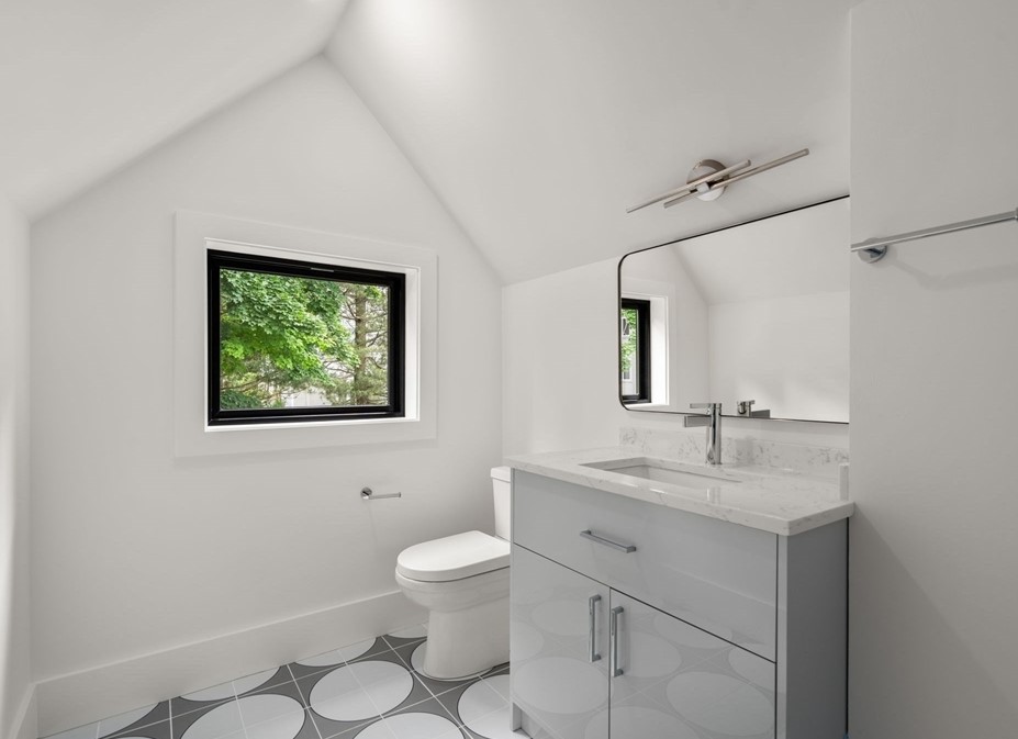 24 Newtonville Ave, Newton MA 02458-1828 exterior