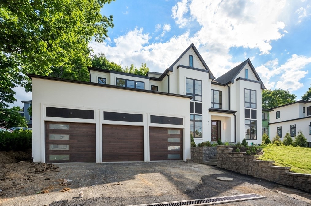 24 Newtonville Ave, Newton MA 02458-1828 exterior