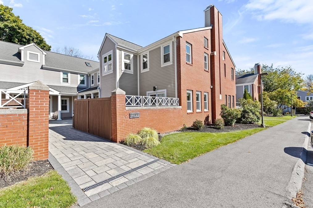 383 Neponset St, Norwood MA  02062-4948 exterior
