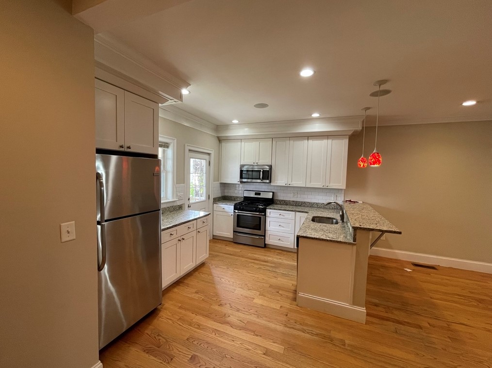 283 Gold St #1, Boston, MA 02127