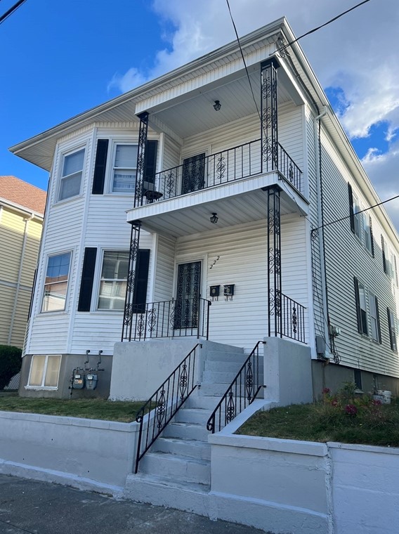 222 Belleville Rd, New Bedford, MA 02745-5223