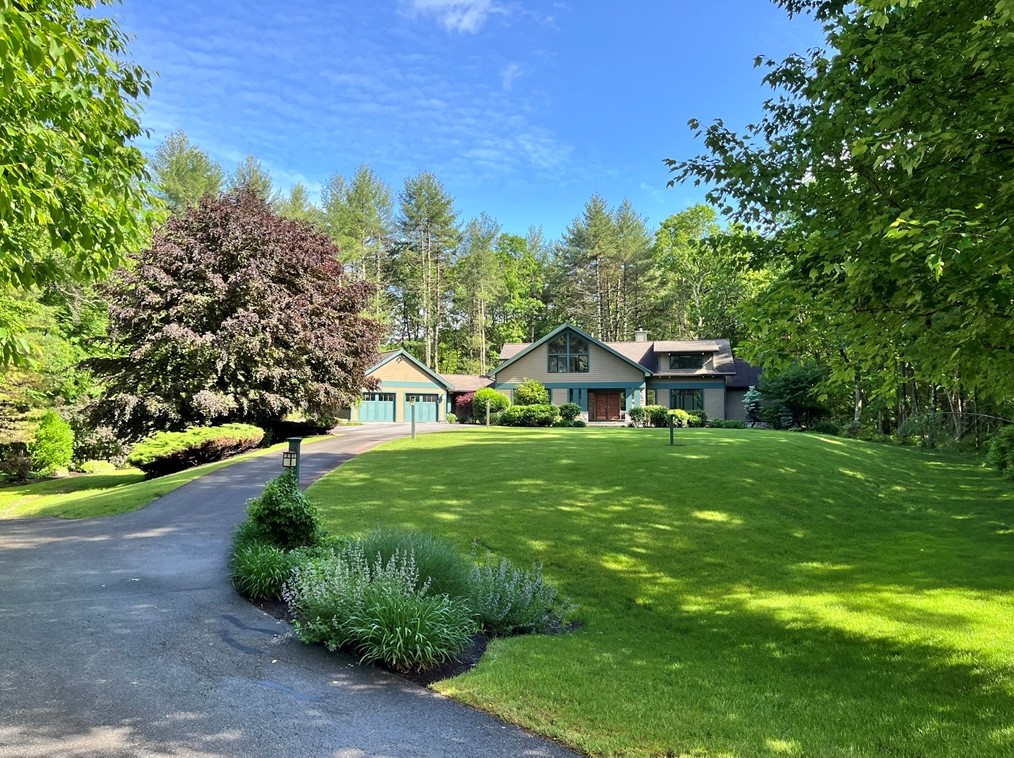 79 Highwoods Ln, Carlisle, MA 01741