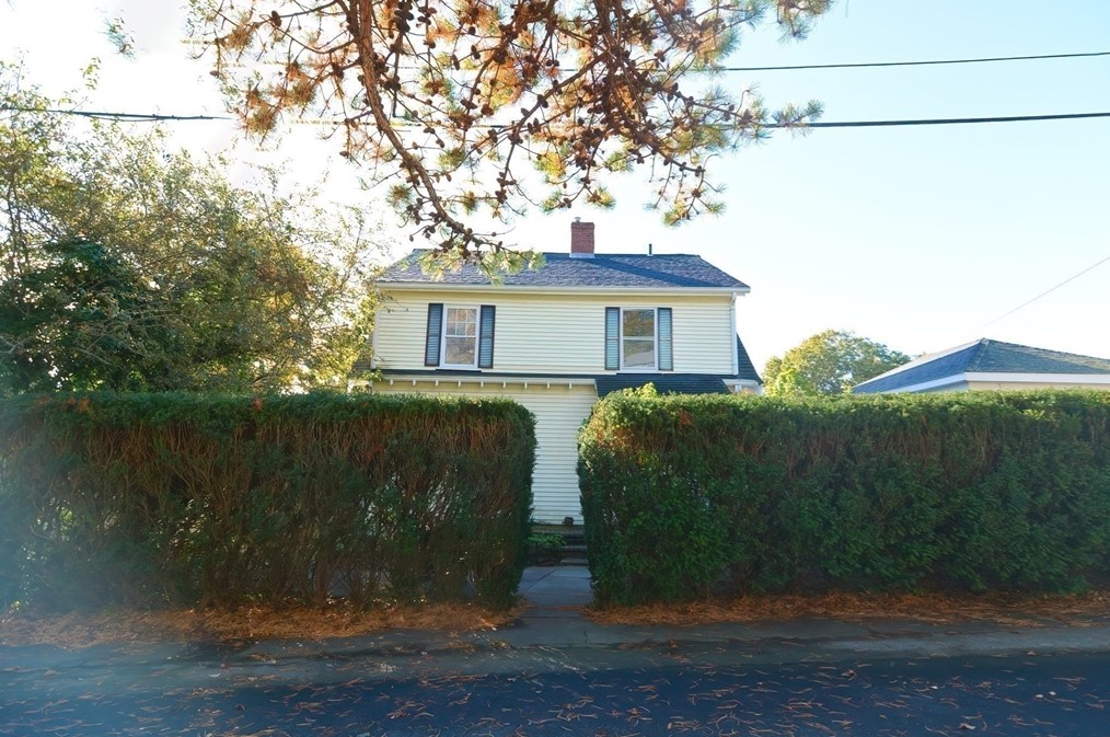 9 Phillips Cir, Swampscott MA 01907-2332 exterior