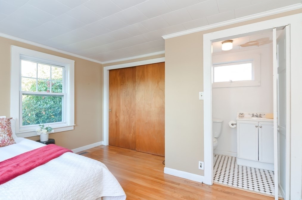 9 Phillips Cir, Swampscott MA 01907-2332 exterior