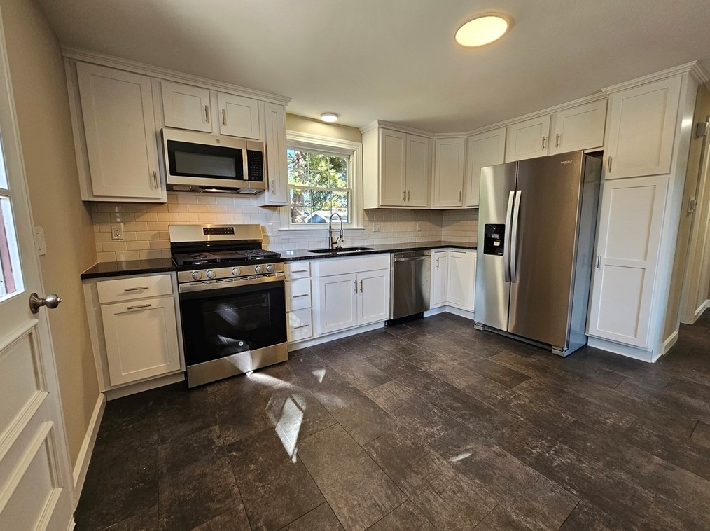 49 Grenier Dr, Montgomery, MA 01085