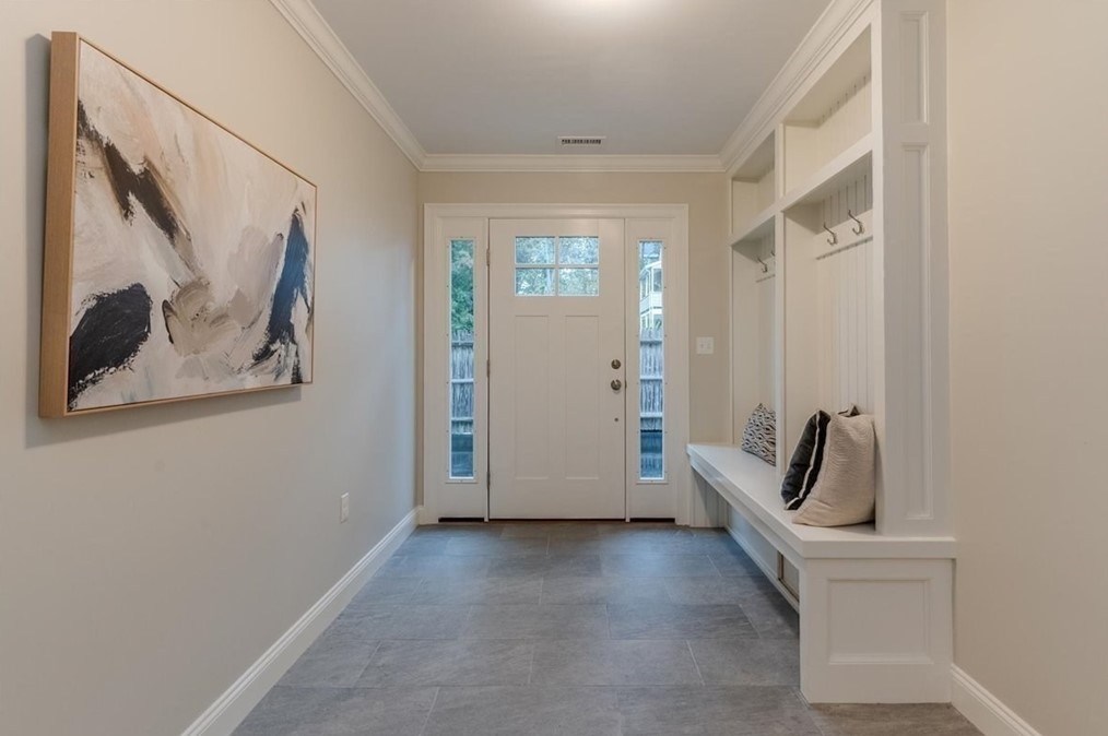 59 Vernon St #2, Waltham, MA 02453