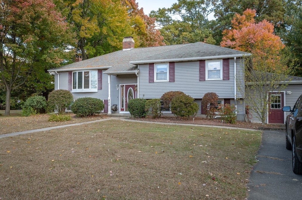 253 Rowley St, Agawam, MA 01001