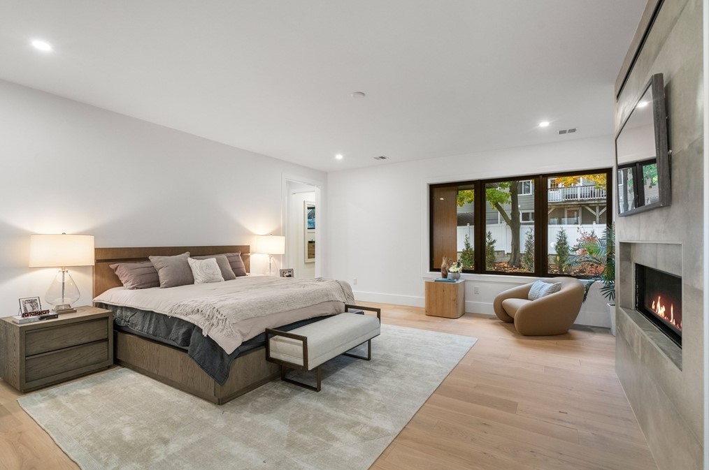 32 Newtonville Ave, Newton MA 02458-1851 exterior