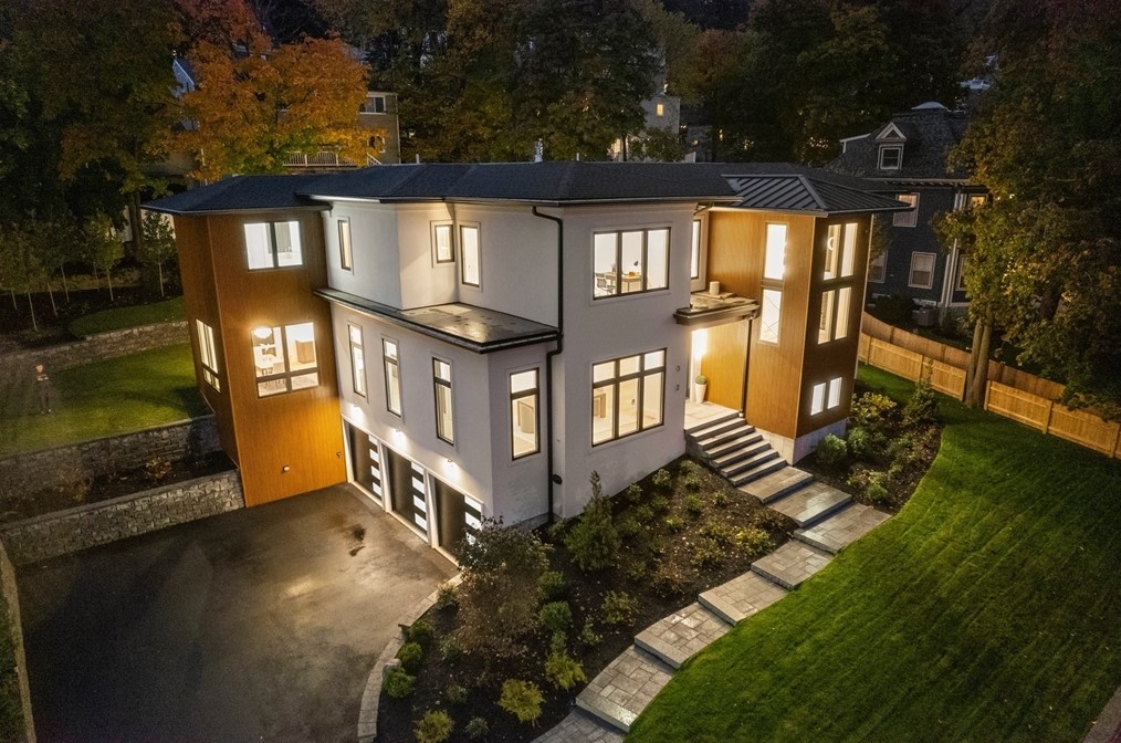 32 Newtonville Ave, Newton MA 02458-1851 exterior