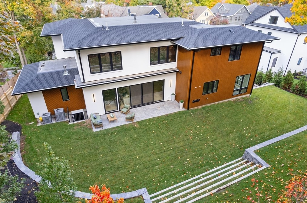 32 Newtonville Ave, Newton MA 02458-1851 exterior