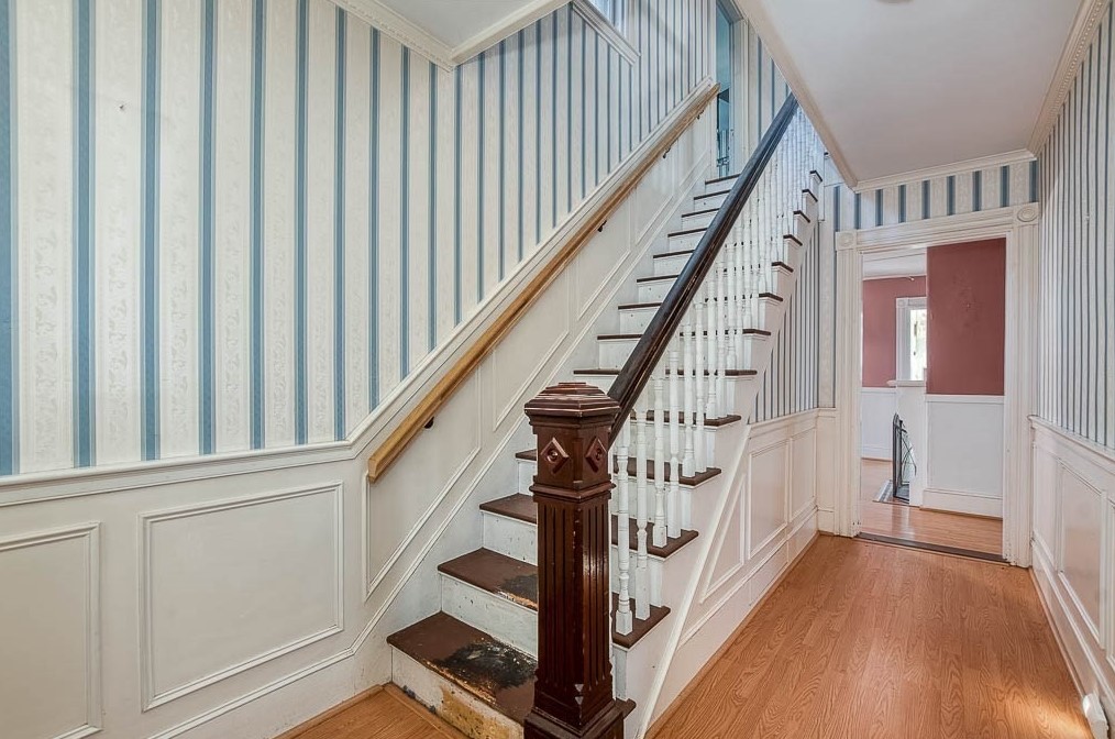 118 Mt Vernon St, Dedham MA 02026-3102 exterior