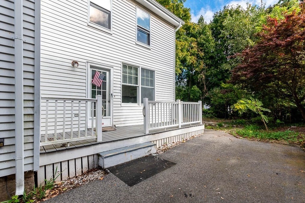 118 Mt Vernon St, Dedham MA 02026-3102 exterior