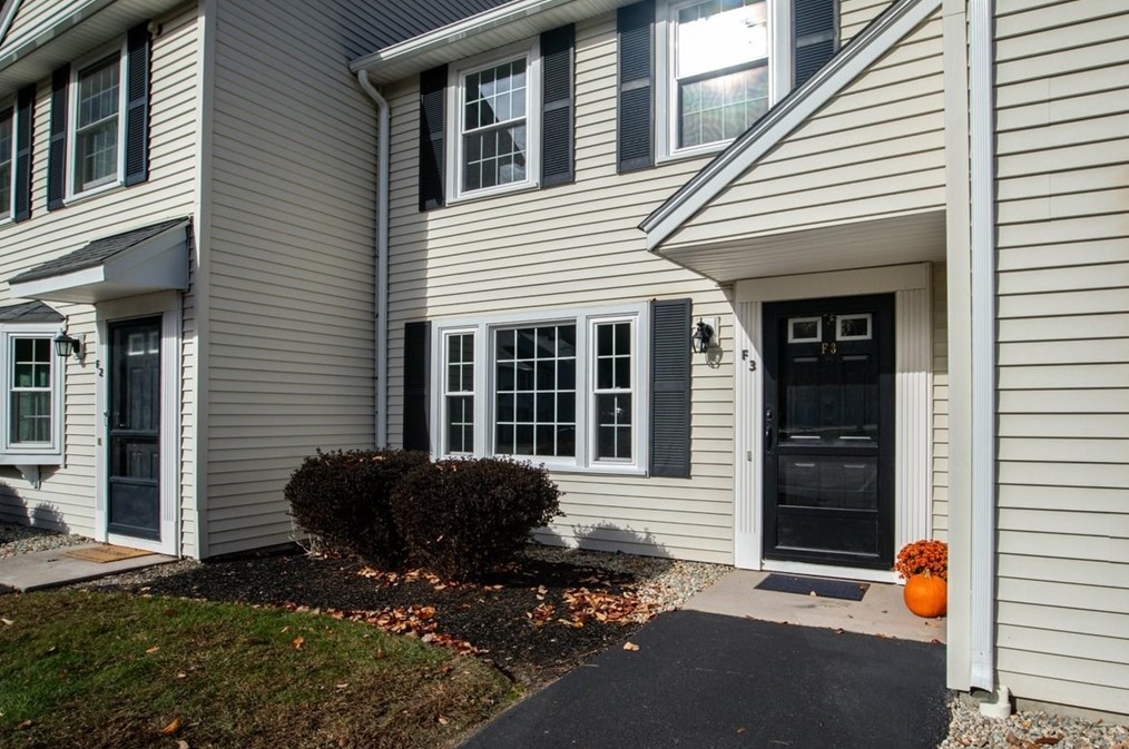 728 Auburn St #f3, Whitman, MA 02382