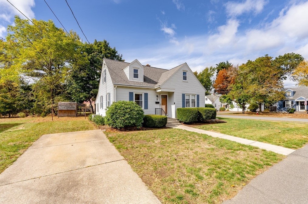 2 Yale St, South Hadley, MA 01075