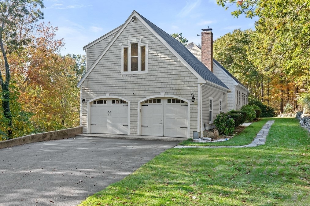 27 Admiral Halsey Rd, Plymouth, MA 02360