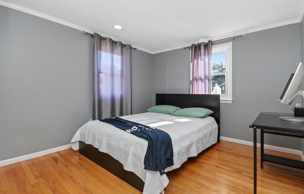 43 Stedman St, Quincy MA 02169-1222 exterior