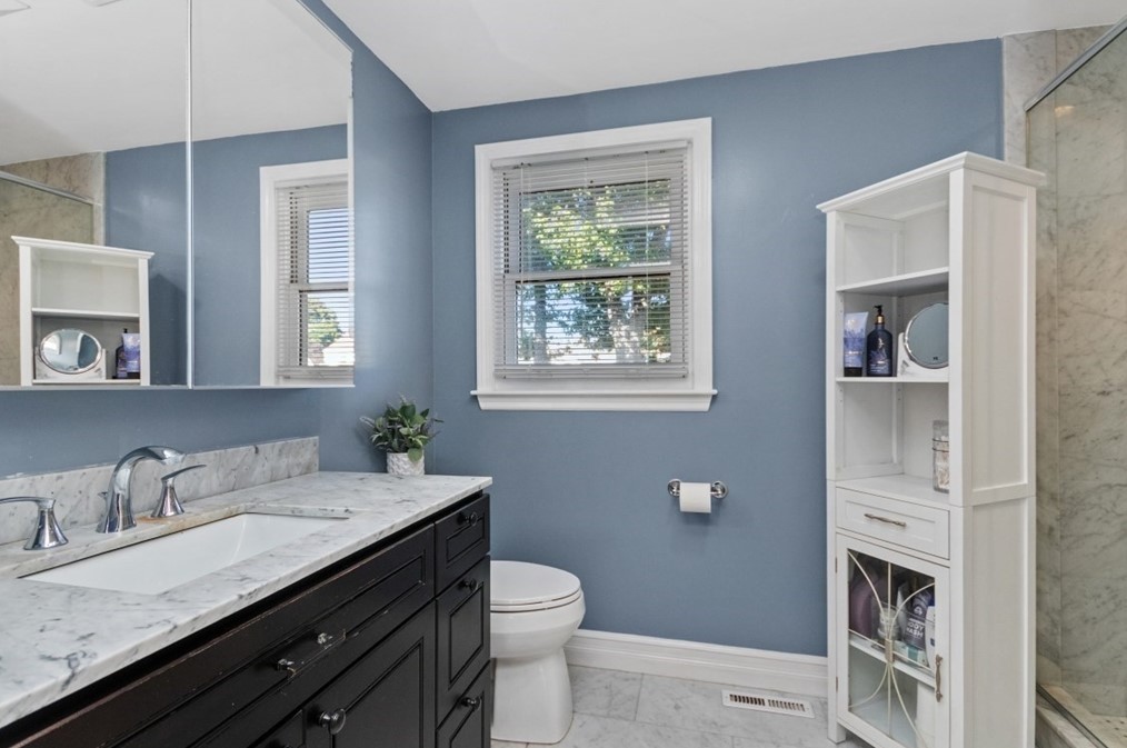 43 Stedman St, Quincy MA 02169-1222 exterior