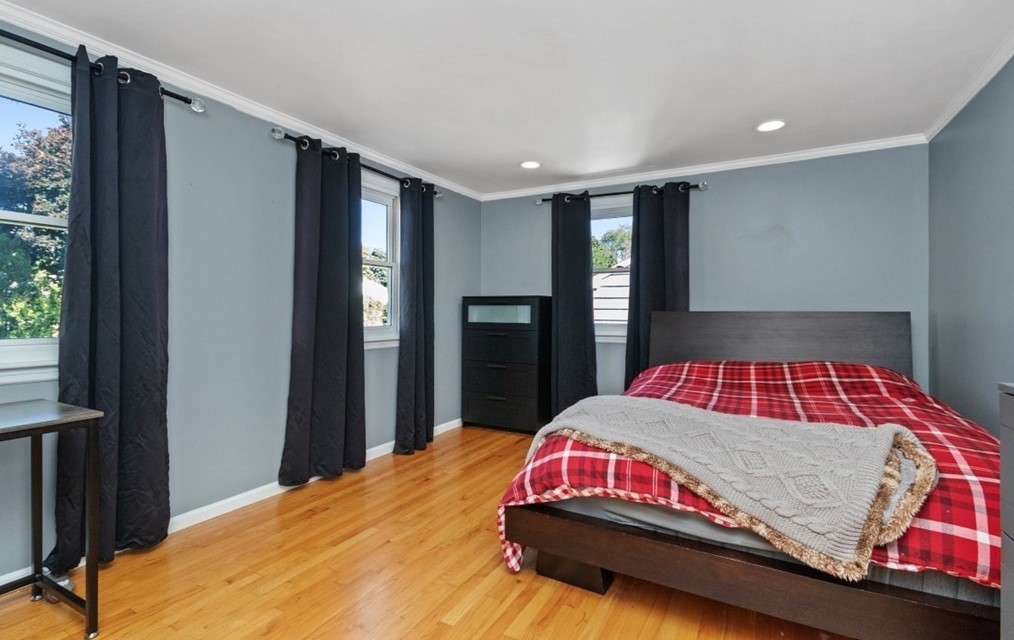 43 Stedman St, Quincy MA 02169-1222 exterior