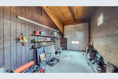 242 Eastwood Dr, Westfield, MA 01085 - Photo 26