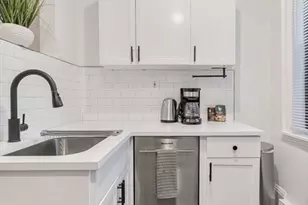 102 Revere St, Boston, MA 02114 - Photo 12
