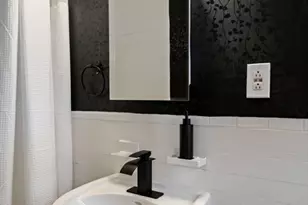 102 Revere St, Boston, MA 02114 - Photo 14