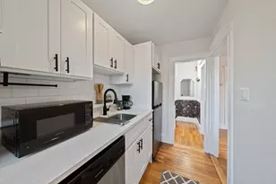 102 Revere St, Boston, MA 02114 - Photo 8
