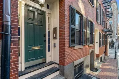 102 Revere St #4, Boston, MA 02114 - Photo 16