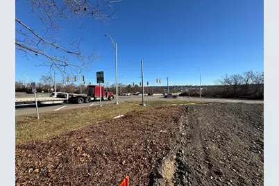 266 Slades Ferry Ave, Somerset, MA 02726 - Photo 4