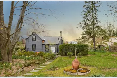 1150 Russells Mills Rd, Dartmouth, MA 02748 - Photo 2