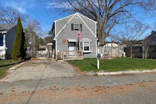 89 Pine Grove St, Springfield, MA 01119 - Photo 2