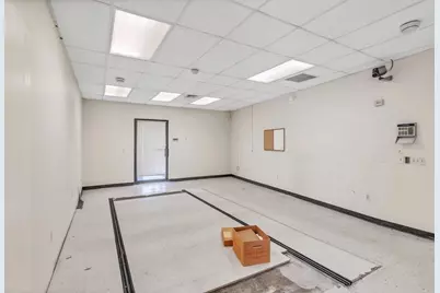 229 Park Ave, West Springfield, MA 01089 - Photo 10