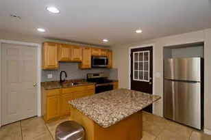 34 Temby St, Springfield, MA 01119 - Photo 2