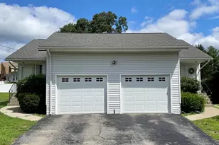 15 Burghardt St, Worcester, MA 02136 - Photo 2