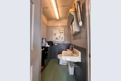 1015 Lakeview Ave, Dracut, MA 01826 - Photo 8