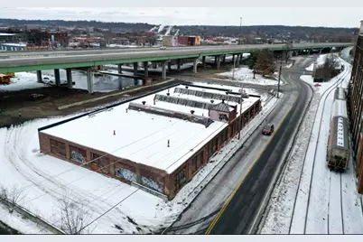 89 South St, Holyoke, MA 01040 - Photo 1